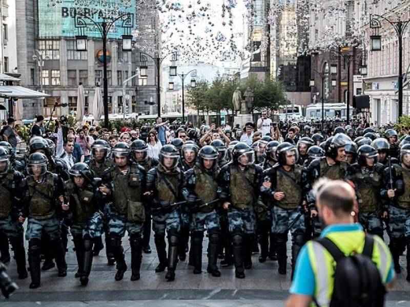 Полицейские, жестоко разогнавшие в Москве митинг 27 июля, остались без премий