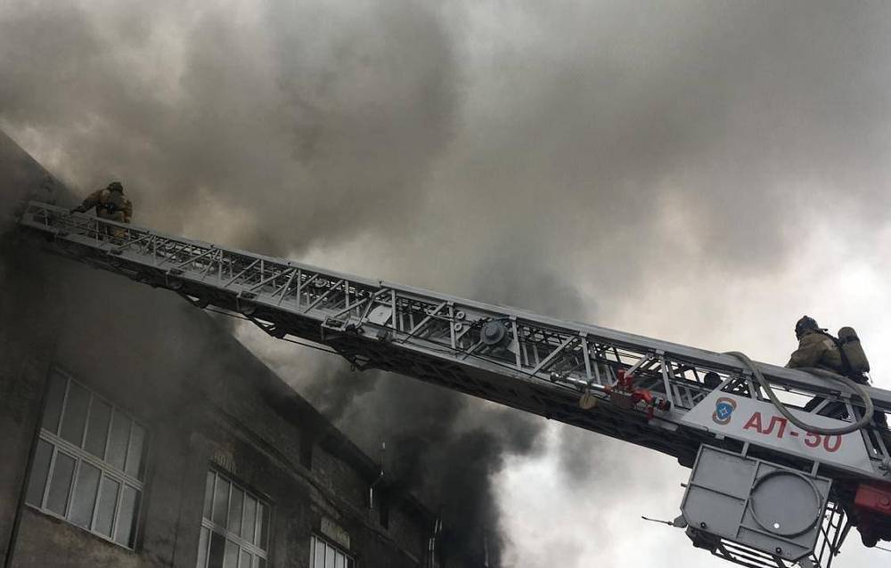 Число пострадавших при пожаре в цехе во Владикавказе увеличилось до 12