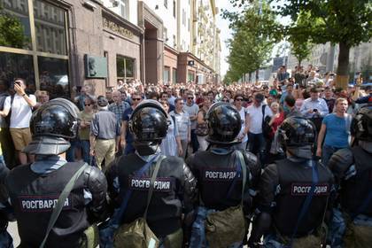 Большинство россиян поддержали жесткие меры на митинге 27 июля