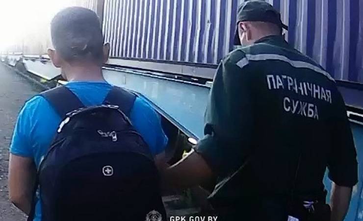 Житель Тюмени пытался проехать из Бреста в Евросоюз под вагоном грузового поезда