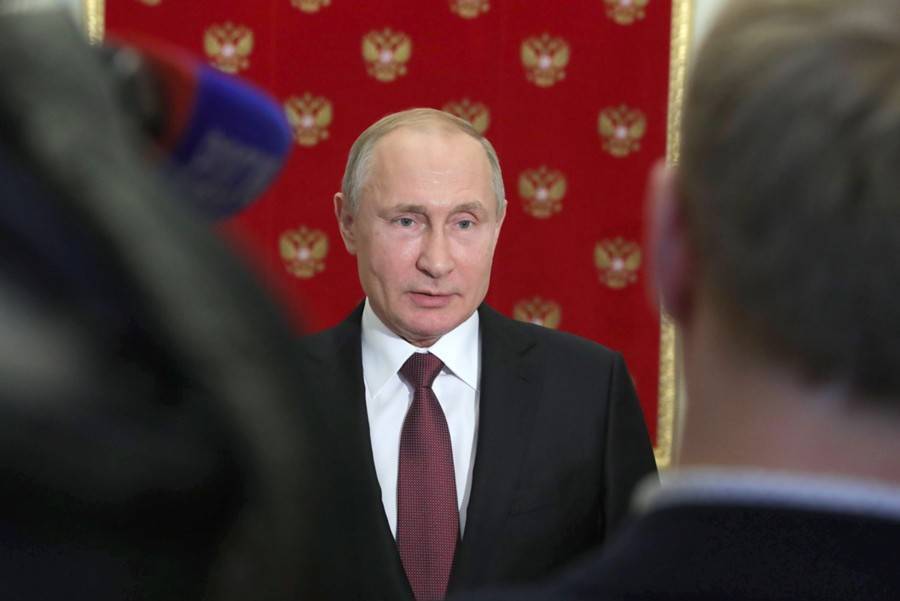 Путин поздравил личный состав и ветеранов ВДВ
