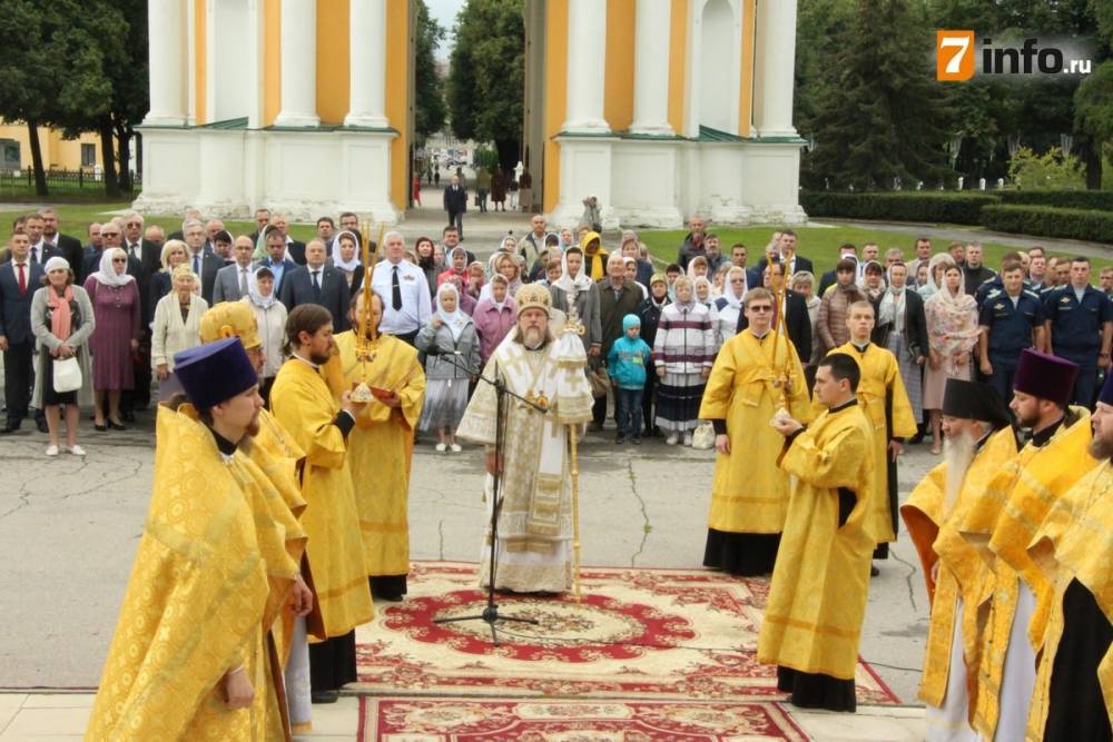 В Рязанском Кремле отслужили молебен ко Дню города – РИА «7 новостей»