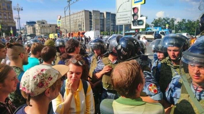 ФАН-ТВ рассказало, как незаконные митинги парализуют жизнь и убивают бизнес в Москве