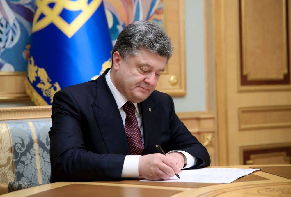 Новые удивительные истории от Порошенко: «Я лично писал текст Минских соглашений»
