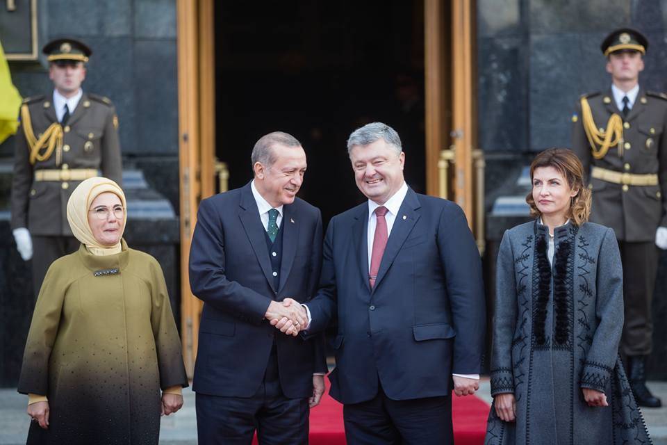 Эрдоган спасет Порошенко от тюрьмы на Украине, дав убежище в Турции