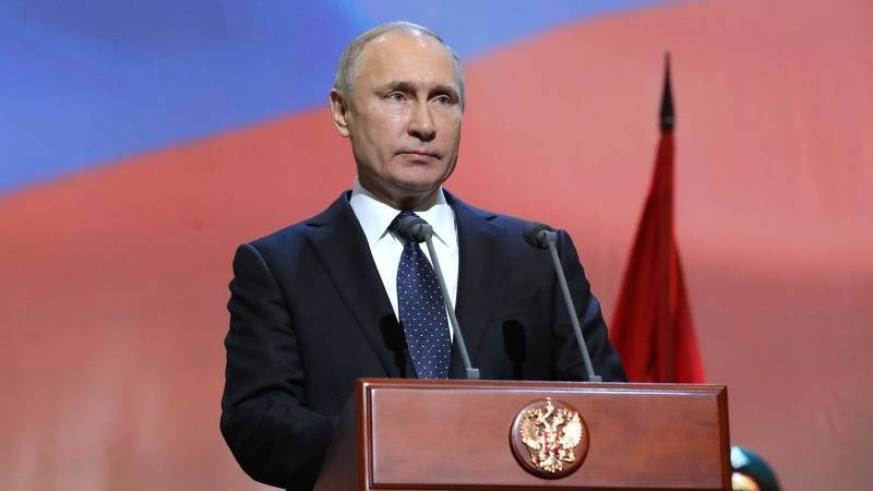 Президент РФ Путин поздравил десантников в День ВДВ