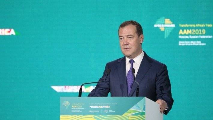 Медведев поучаствует в Каспийском форуме 11-12 августа