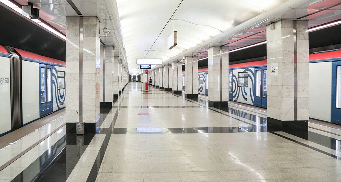 Северный вестибюль станции "Спартак" открыт на вход и выход