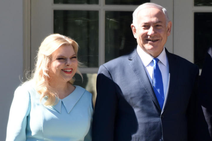 Украинцы раскритиковали жену Нетаньяху за выброшенный кусок каравая