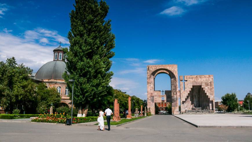 Армения возглавила список самых популярных стран среди российских туристов