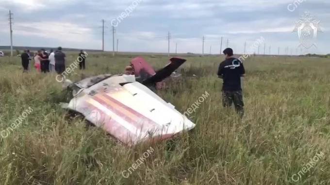 По факту крушения самолета и гибели пилота в Самарской области возбуждено уголовное дело