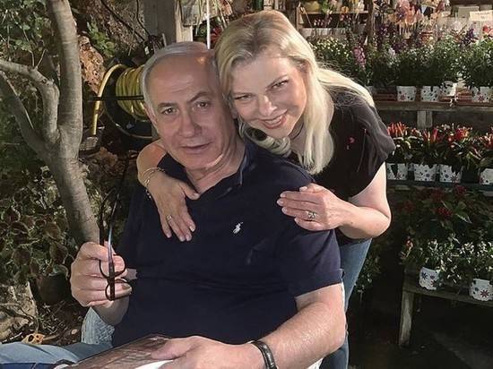 Нетаньяху пояснил поведение жены, выбросившей украинский каравай