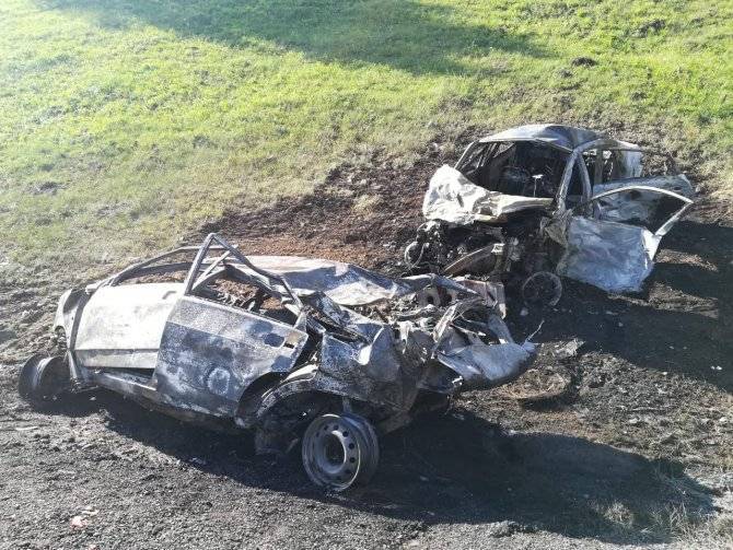 Под Тулой в ДТП сгорели три машины – погибли два человека