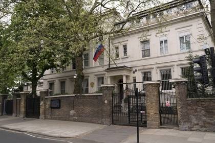 Посольство России оценило появление новой жертвы отравления в Солсбери