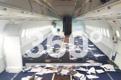 Обнародованы фотографии совершившего аварийную посадку А321 изнутри