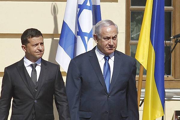 Нетаньяху объяснил устроенный женой скандал «привлечением внимания»