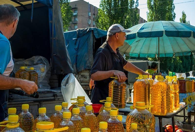 Изъяты сотни литров масла после смертельного отравления россиян