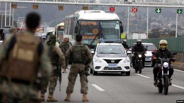 Захвативший заложников в автобусе в Рио-де-Жанейро застрелен спецназом — Общество. Новости, Новости Латинской Америки