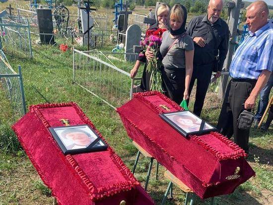 На похоронах жертв ульяновского подростка-убийцы звучали конспирологические версии