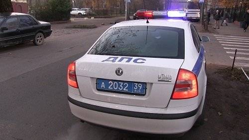 В Ижевске пьяный водитель на мопеде сбил сотрудника полиции