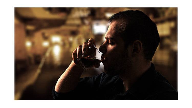 "Пить станут меньше": нарколог об алкотестерах на предприятиях