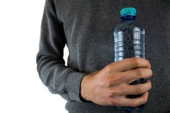В аэропорту Сан-Франциско запретили продавать воду в пластиковых бутылках