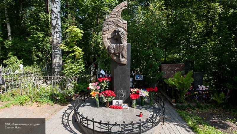 Избитого мужчину нашли рядом с могилой Виктора Цоя в Петербурге