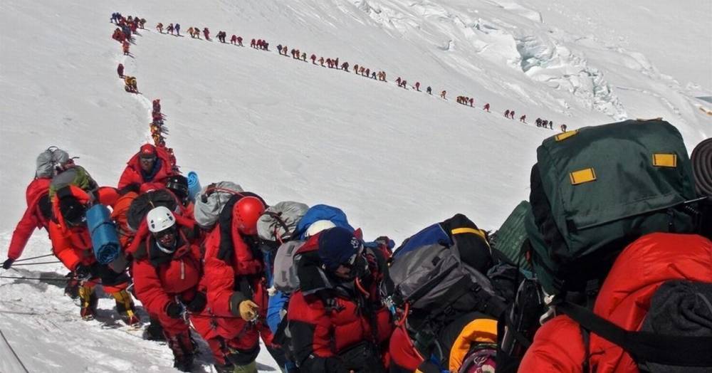На Эвересте запрещены пластиковые бутылки и&nbsp;пакеты