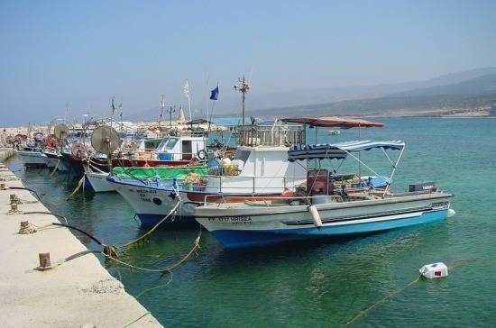 Власти Кипра задержали ливанский катер с беженцами из Сирии