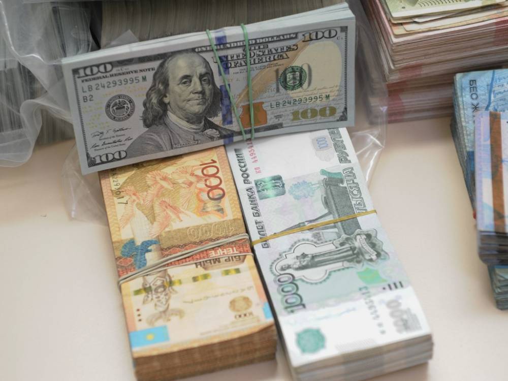 Узбекские банки продают российские рубли и казахстанские тенге | Вести.UZ