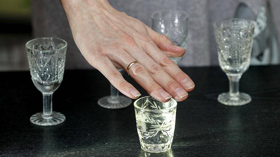 Нарколог объяснил снижение потребления алкоголя в России