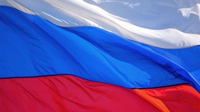 В Госдуме назвали День флага РФ праздником с перспективой утвердиться в сердцах поколений