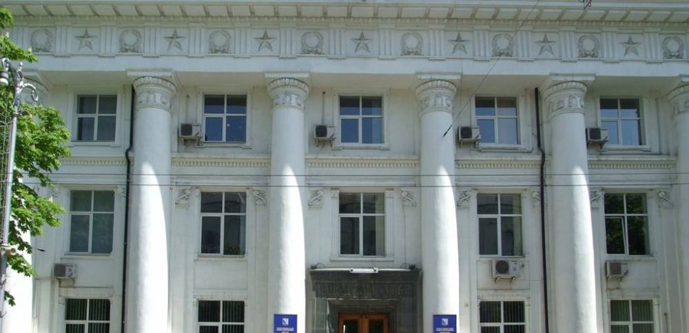 Севастопольский парламент поделят Чалый, Витко и Овсянников