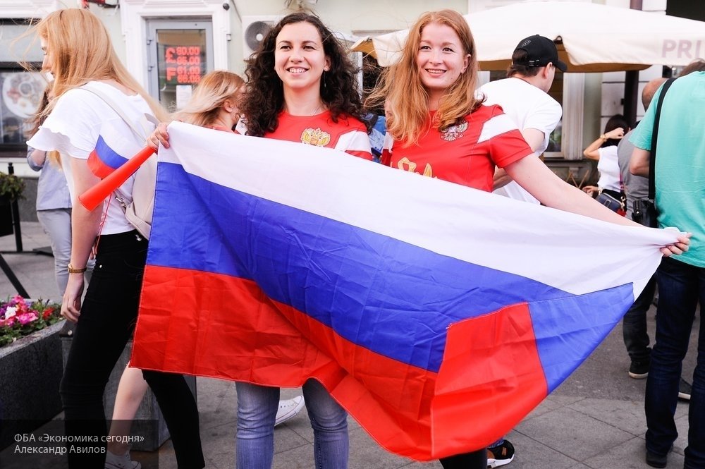 Эксперт положительно оценил мероприятия ко Дню Государственного флага России
