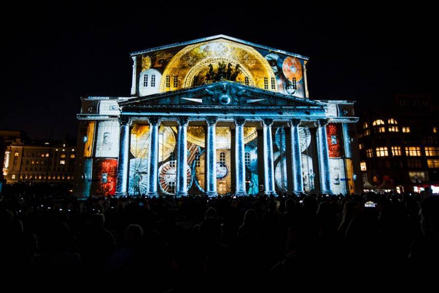 На Останкинской башне и фасаде Большого театра появятся проекции флага РФ
