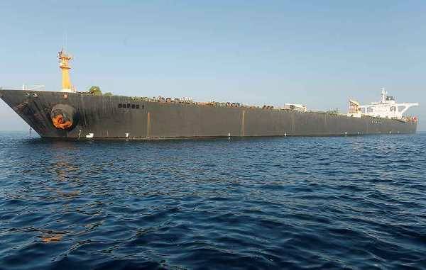 Иранского танкера, объявленного США в розыск, не ждут в Греции
