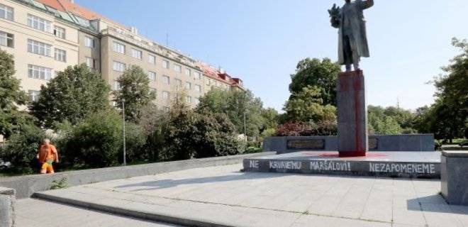В столице Чехии вандалы осквернили памятник советскому маршалу – освободителю Праги