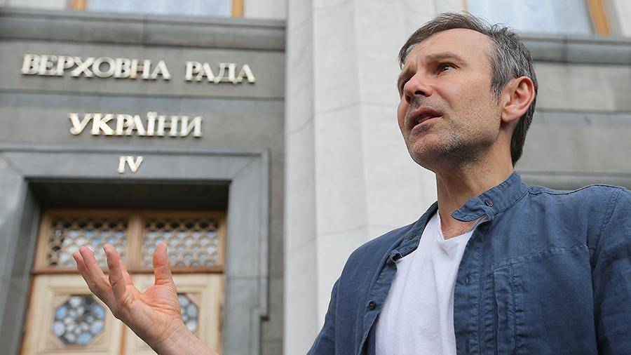 Порошенко и Вакарчук записались в комитет Рады по внешней политике
