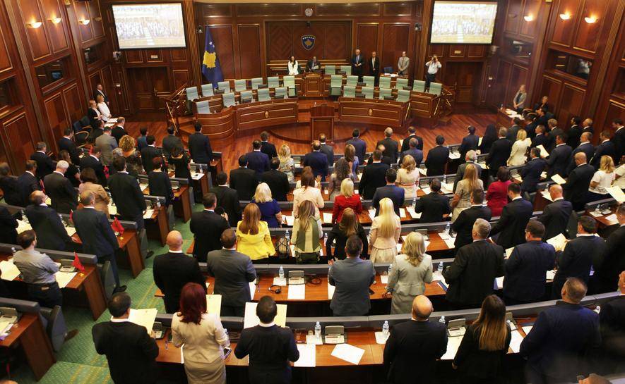 «Парламент» Косово проголосовал за самороспуск – от сепаратистов ждут отмены сербских анклавов