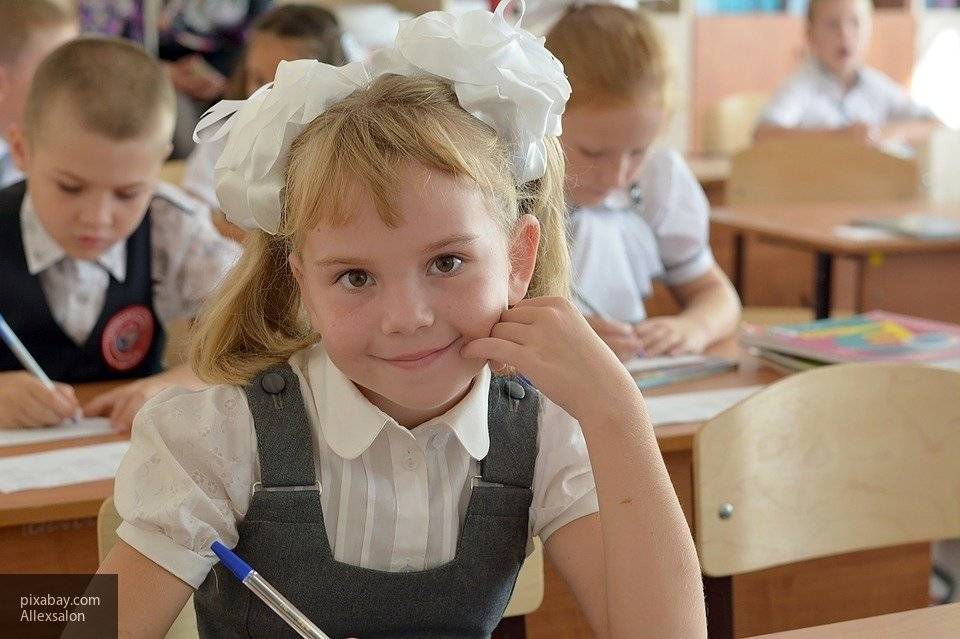 Более 60 тысяч первоклассников пойдут в петербургские школы 1 сентября