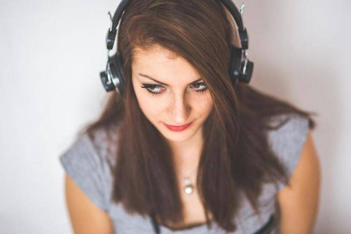 Ученые выяснили, как прослушивание аудиокниг влияет на мозг