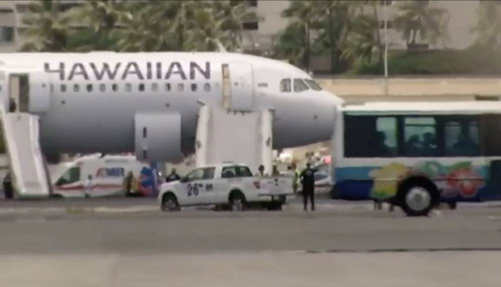 Самолет совершил аварийную посадку в Гонолулу из-за задымления - m24.ru - штат Гавайи - state Hawaii