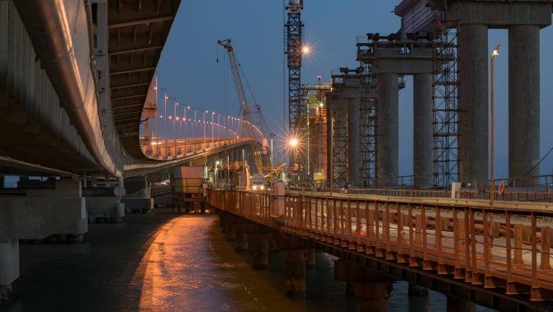 Первые поезда поедут по Крымскому мосту в декабре