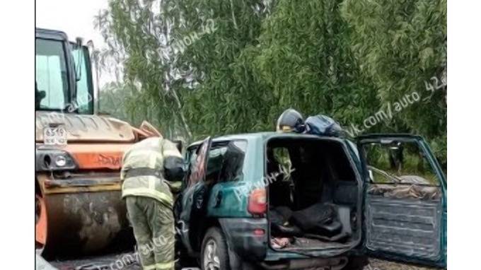 Под Кемерово в ДТП погибли 3 человека из-за уснувшего водителя