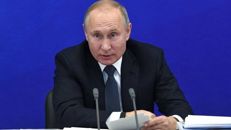 Путин поручил использовать разработки российских ученых в фарминдустрии