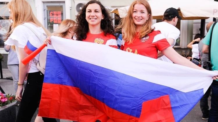 Праздник в честь Дня российского флага собрал в Ростове более трех тысяч человек