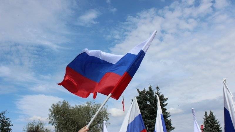 Тимати подарит россиянам патриотичные футболки на концерте ко Дню флага РФ