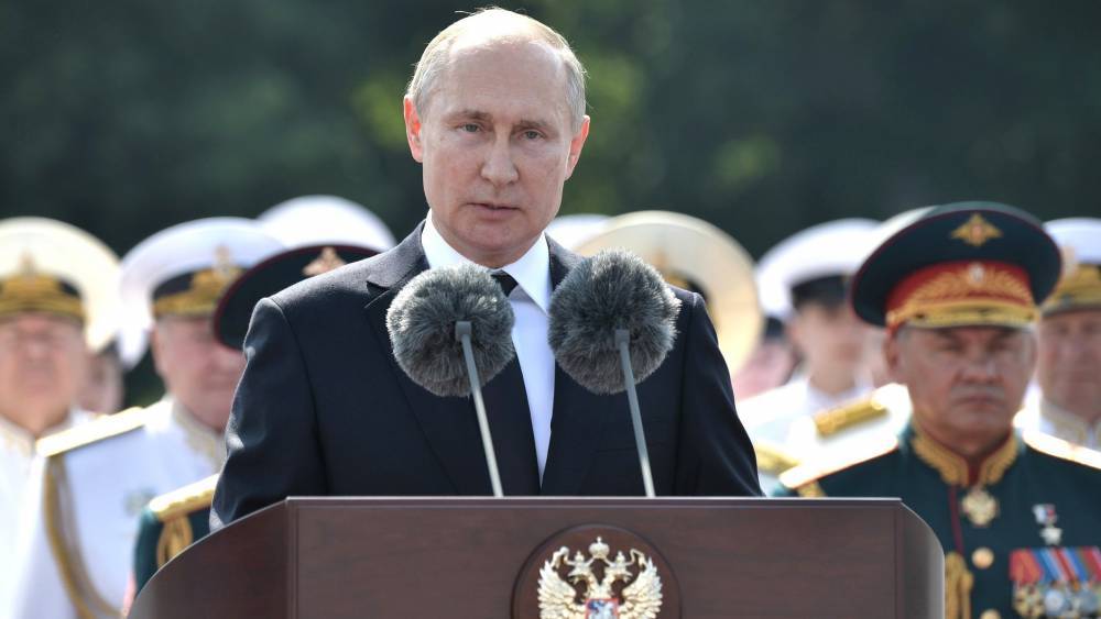 Путин поручил Минобороны подготовить симметричный ответ на испытания новой ракеты США