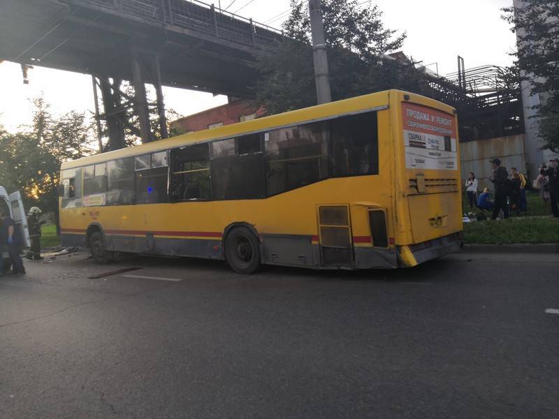 Двадцать человек пострадали в ДТП с автобусом в Ижевске