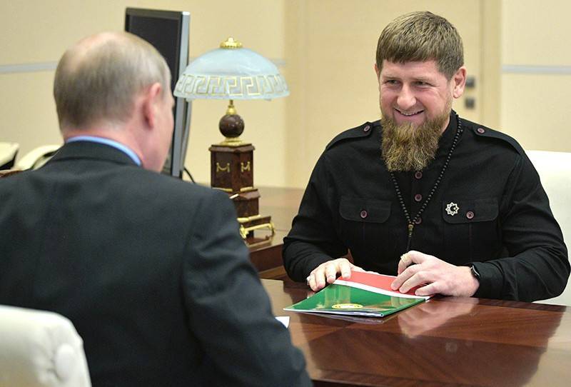 Путин поздравил Кадырова с открытием мечети в Шали